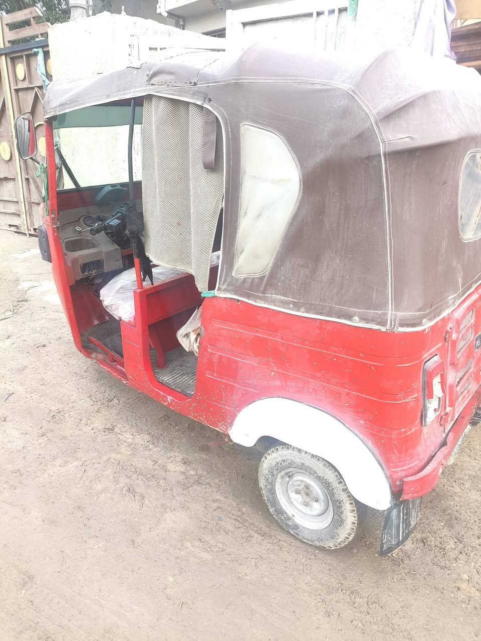 تكتك موديل 18 رقم وسنويه بابل تكتك مال شغل محرك 20 اي نقص مابيها مكملينه علا اخر حبايه ماتذب عليه ربع  مكاني كربلاء شارع حميد ابو الجام     السعر 4250وبيه مجال ***********
