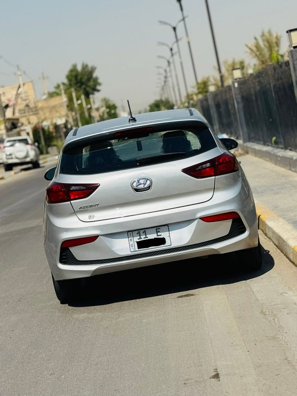 للبيع Hyundai Accent 2019
رقم بغداد الدولي 
محرك ١٨٠٠ مكفول 
كير AT مكفول 
باتري جديد
صدر على وضع الشركه 
تبريد تدفئه فول
تدفئه كشنات 
تحكمات ستيرن جهتين حاكيه اتصال بلوتوث
شاشه كبيره + كامره خلفيه 
ويل كب بلادي تخم تاير جديد
دواخل نضيف جدآ + لايت زنون 
ماشيه 100,000 قابله للزياده 
موقع السياره بغداد
السعر ٩٧ للأستفسار اكثر الاتصال :***********
