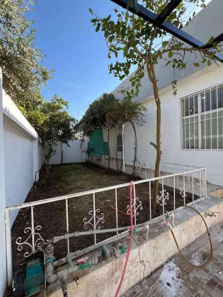 بيت #للإيجار  في مجمع اينده في اربيل 
#مجمع اينده 2
المساحة :- 216م 
يتكون من :-
 2 غرفة نوم | استقبال | هول | مطبخ    | مجموعة صحية |  
السعر :  375 الف   
****************
للاستفسار التواصل عبر الواتساب 
***********
