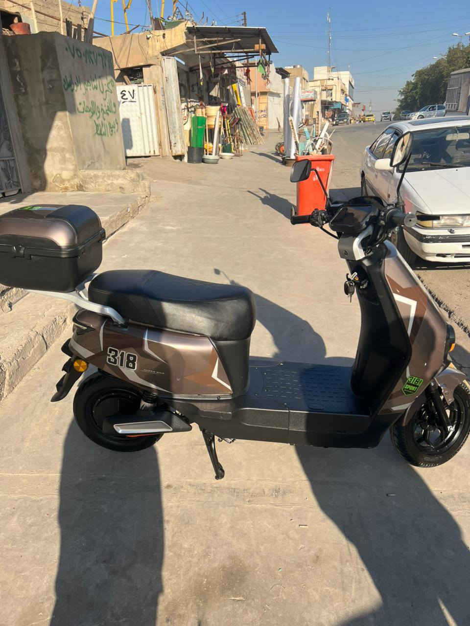 اسم الماطور 318 
موصفات معروفه  للبيع  
/٦ بطاريات شرط 
/٤ نمر 
/مثبت سرعه 
/السرعه ٩٠
/نضام بارك للتوقف 
/ نضام بك رجوع لل خلف 
/اشاير يمين ويسار+دبل اشاير 
 لايت عالي ناصي
/مدخل يو اس بي
/تايات جدد اعراض
/اصطابات دسك ورا وكدام 
/ قاطع دوري 
/امرايات عدد2اصليات مال شركه
/شاحنه ثقيله الاصليه 
 الماطور ربع ماطصرف عليه 
/السعر 550وبي مجال
/مكاني موصل 
رقمي ***********
/الماطور جديد حيل
