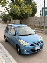 i10 .2015رقم بغداد  مكفوله من الصبغ والتبديل  ماشي ٧٣الف  السعر 88وبيه...