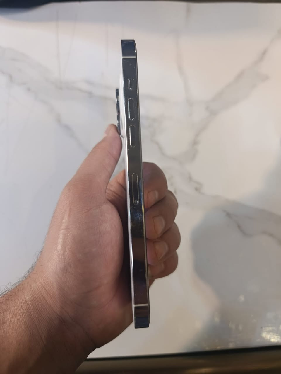 سلام عليكم شباب مبايل للبيع ايفون 14 برو ماكس ذاكره 512 بطاريه 87 فول نضافه ابد ما مبدل بي شي مضمون بحيل الله العنوان بغداد الكاضميه ستفسار على هاذ الرقم 0780 9821347

