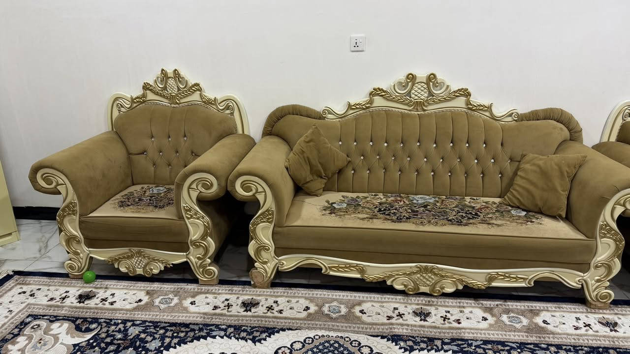 للبيع تخم قنفات نظيف جدآ  ‭0772 968 5242‬
