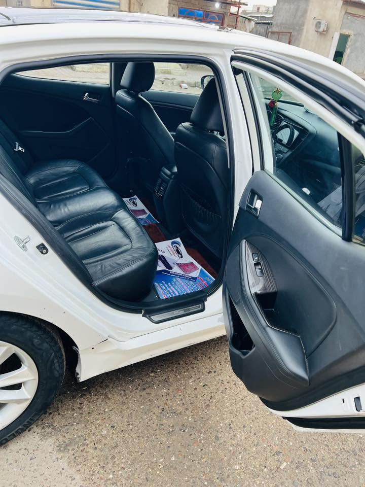 سيارة k5 2015 غاز غاز 

سيارة نضيفة وخير من الله 

بانوراما ( فتحة) 
حساسات 
سيارة كلة لمس فول مواصفات 
السعر ٦٣ 
***********
