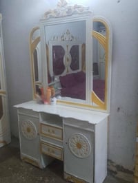 ميز امرايه • غرفة نوم