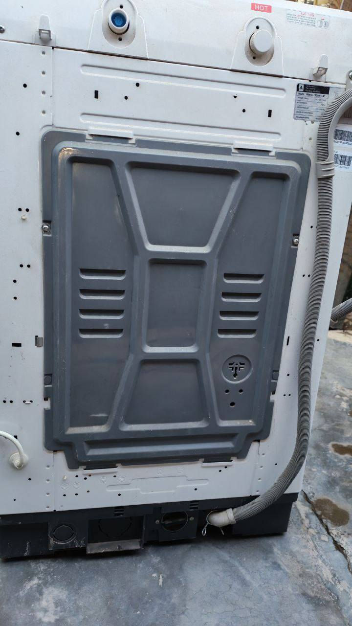 غسالة الحافظ  فوول اوتوماتيك حجم 13 كيلو اكثر من برنامج غسل باب هيدروليك نظافتها 100/ السعر 200 قفل 
 العنوان بغداد حي العامل 
للاتصال ***********
