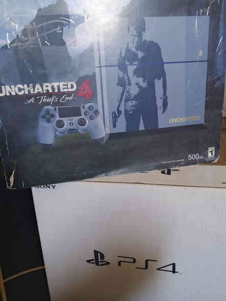 سلام عليكم 
بلي ستيشن 4 فات نسخه خاصه انجارتد 
نظام الجهاز 6/72
مهكر بدون فلاش 
الجهاز كامل ملحقاته 
مكاني بغداد 
***********
