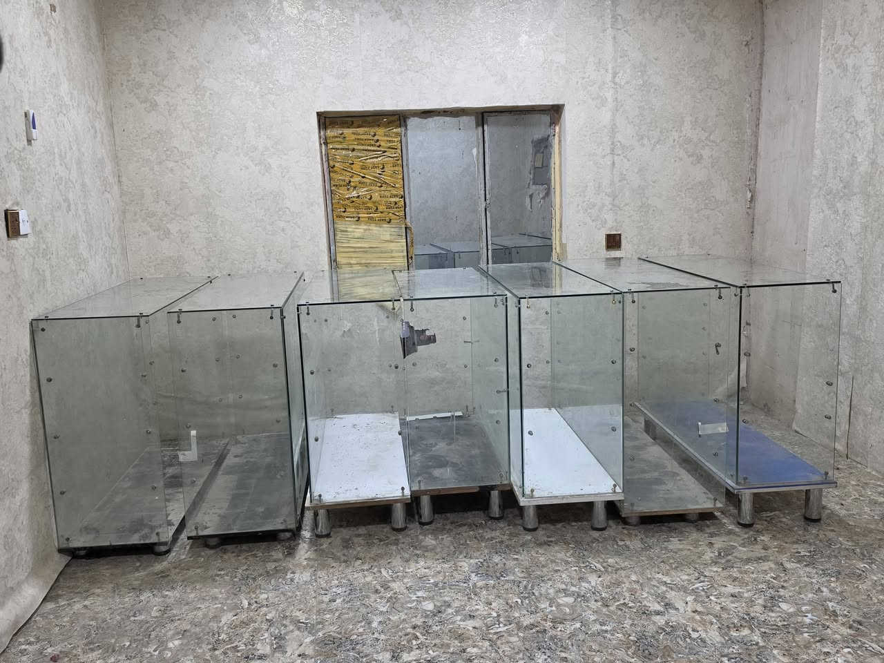 باترينات للبيع....
غير متواجد على الفيس 
***********
