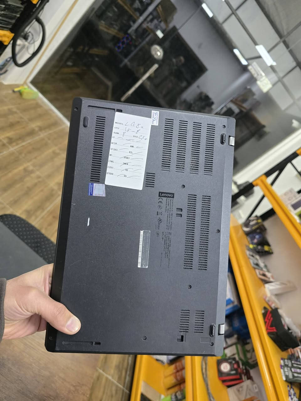 عرض نار 🔥 من مركز كداوي تيك 
عرضنا اليوم على لابتوب لينوفو Think Pad L480 
مواصفات اللابتوب 
■ نظافة عالية جدا ( مجدد )
■ معالج كور اي ٥ من الجيل الثامن وبثمان انويه 
■ رام ٨ كيكا بايت Ddr4
■ هارد اس اس دي ٢٥٦ كيكا بايت 
■ معالج رسومات مدمج انتل الترا اج دي ٦٢٠  يفتح ٤ كيكا تشاركي 
■ الشاشة فول اج دي حجم ١٤ انج 
■ بطارية جديدة  تقرا ٦ ساعات بوضع الخمول انطيك بيها ضمان ساعة اذا اقل الجهاز يتبدل 
■ شاحن اصلي تايب سي 
■ كل المنافذ المهمة موجود وتكدر تشوفهن بالصور
■ الجهاز مفحوص بالكامل من قبلنا ومنصب علي ويندوز ١٠ اصلي مع كامل التعارف والبرامج الاساسية وحتى الاوفيس 

هداية واضافات 
●ماوس واير ليس من الي مسوين عليه عرض تكدر تشوف مواصفات الماوس بالصفحة 
● لصقات تعريب تحب تلصقهم او لا بكيفك
● ماوس باد ماركة مايكروسوفت

كل هاي المواصفات بسعر ٢١٠ الف دينار عراقي والتوصيل مجاني لجميع انحاء العراق 

ملاحظات 

□ الكمية محدودة 
□ تقدر تجي تستلمه باليد من مركزنا بعد ما تفحصه وتتاكد من نظافته وبخصم ٥ الالف اظافية
□ كل برامج الفحص موجودة على سطح المكتب تقدر تتاكد من سلامة الجهاز امام المندوب 
□ في حالة ظهور اي خلل بالجهاز خلال مدة ٣ ايام من تاريخ استلام الجهاز - المركز متكفل باستبدال القطعة باخرى من نفس الموديل .

عنوان مركزنا 
العراق / اربيل / شارع سلطان مظفر / مقابل مسجد صديقة خاتون 

للتواصل والاستفسار 
***********

#عرض_مميز
#لابتوب_مجدد
#لينوفو_ثينك_باد
#سيف_كداوي
#كداوي_تيك
#اربيل
