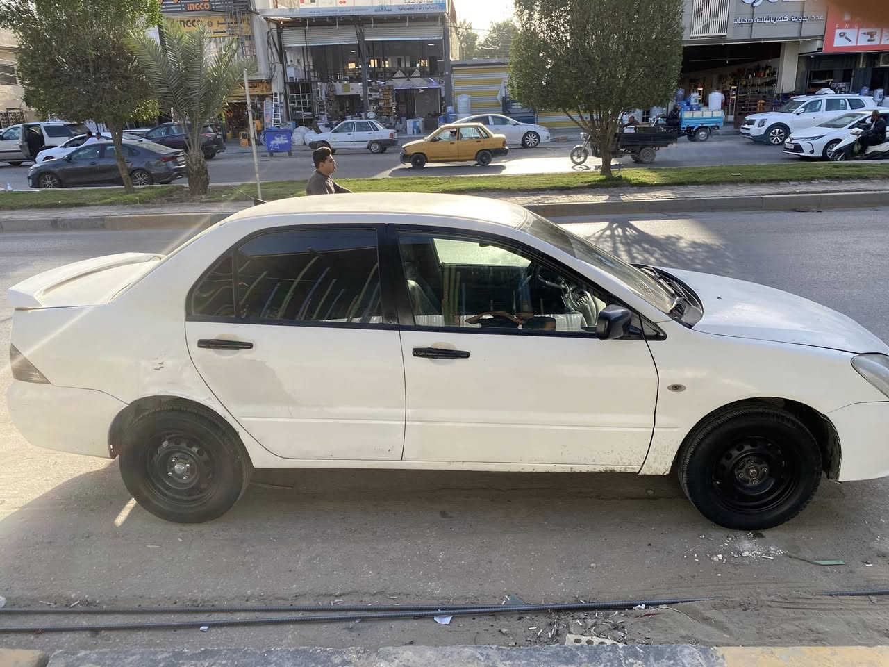 السلام عليكم 
ادوات  
٣٥ بيها مجال بسيط 
مكانها كربلاء 

***********
