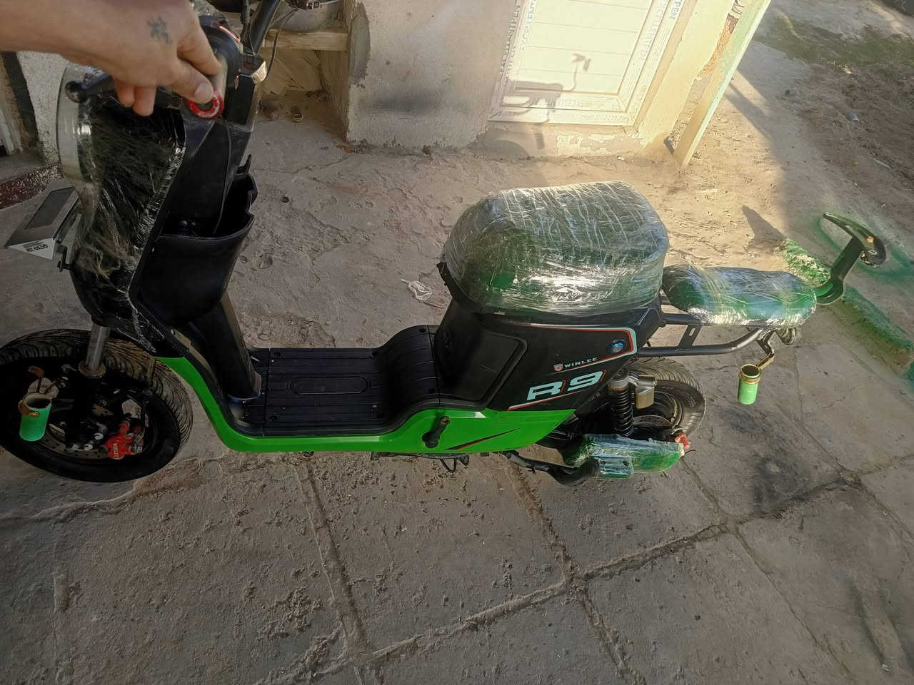 دراجه ار 9 نضيفه نقص 4 بطاريات يعني بيهه بطاريه وحده اكرر نقص بطاريات سعرهه 200 ققل لا تعبني ولا اتعبك نقص اربع بطاريات ترجع وكيل سكني 5 ميل البصره


**إذا كنت صاحب هذا الإعلان وتريد حذفه لأي سبب، رجاءا أرسل رسالة إلى الدعم الفني**