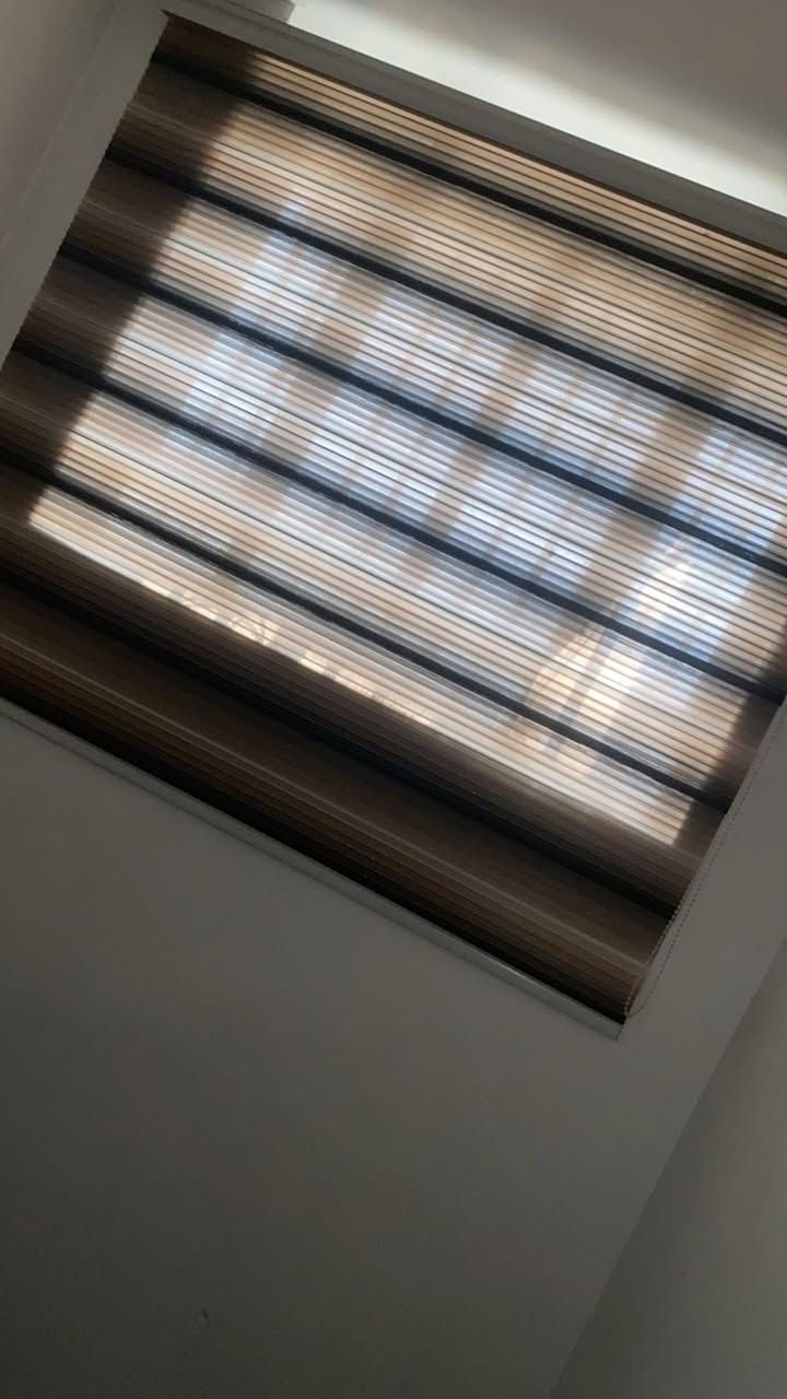 عندي ثريات جدد وبراكيتات اربعه ريشه ولوحه للبيع وبرده


**إذا كنت صاحب هذا الإعلان وتريد حذفه لأي سبب، رجاءا أرسل رسالة إلى الدعم الفني**