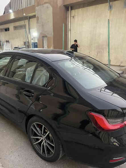 السلام عليكم 
بي ام ( 330i ) 

موديل :2020
ماشيه : 120km
  ملاحظه  : الضرر  كلش حلو موضح بالسونار ويه الصور

مواصفات:

اناره ترحيب 
دخول ذكي بصمه 👌🏻
محرك اربعه سلندر تون تيربو 
فتح سقف 
سستم سماعات 🔊 
حساسات امامي + خلفي 
وضعيات قياده 
ويل كب حجم (20) 
سايد بريك بصمه +مثبت سرعه
اشارات بالمرايا 
اوتو هولد
تحديد مسار 
شاشه دجيتال
نظام مانع انزلاق الي 
ماسحات اوتو
تدفئه كشنات
كشنات كهربائي السايق والصدر 
كشن السايق خزن ميمري
لايت وبكلايت لدات 
شفتات استيرن 
داخل اسود
ماوس تحكم بالشاشة 
كيجات دجيتال 
باقي المواصفات معروفه

السعر  270$ وبيها مجال 
مكان السياره بغداد/الدوره
تفاصيل اكثر هذا رقمي ***********
