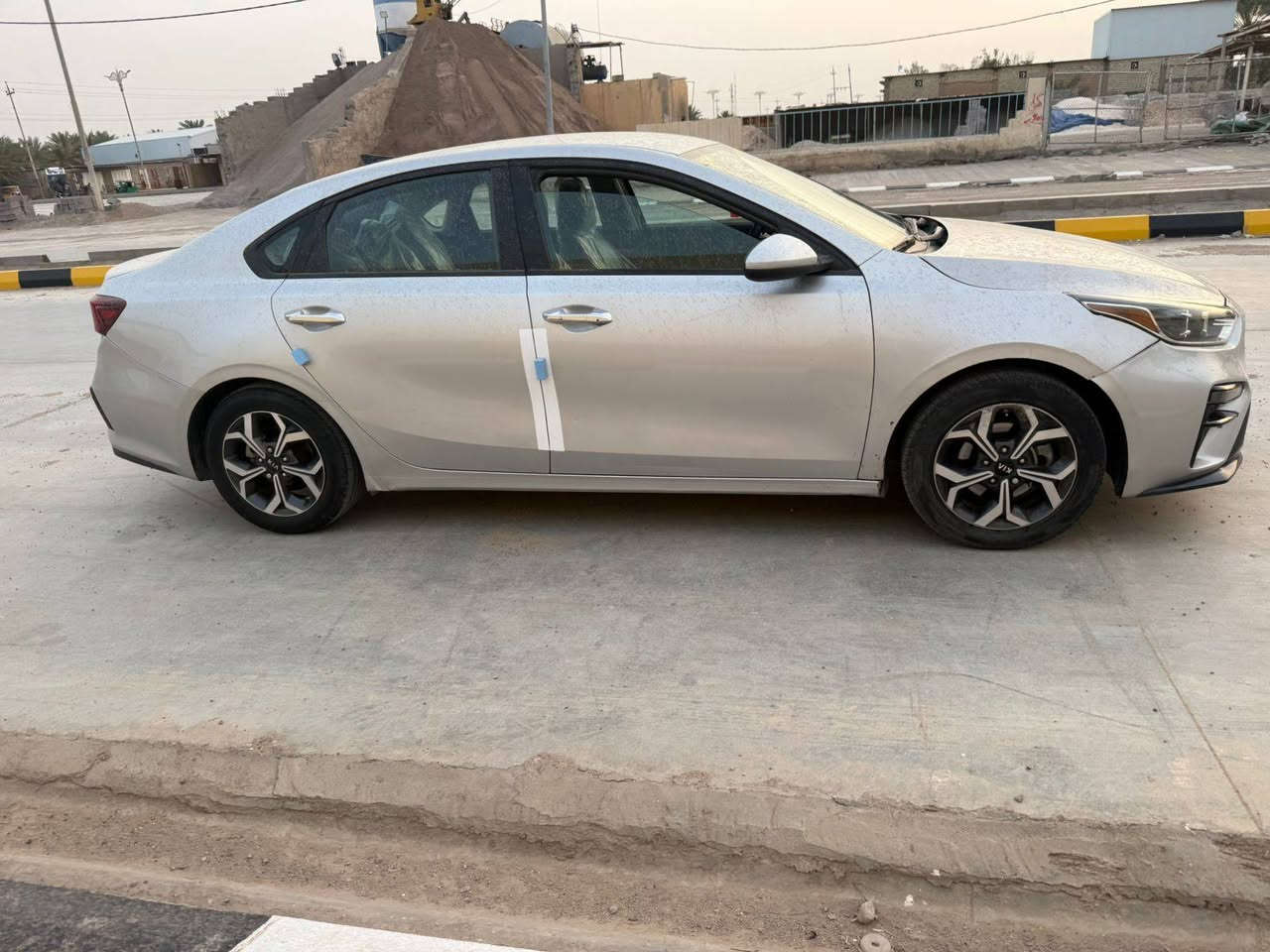 تحية طيبة للبيع كية فورتي 2020 وارد أمريكي محرك 2000 دووش / سيارة بسمي سنويه جديده/ صبغ 3 قطع بدون دواخل صور سونار مرفق بالمنشور شوفهن وتصل/ السعر 117 مكانه قضاء الصويرة اتصل/ ***********
