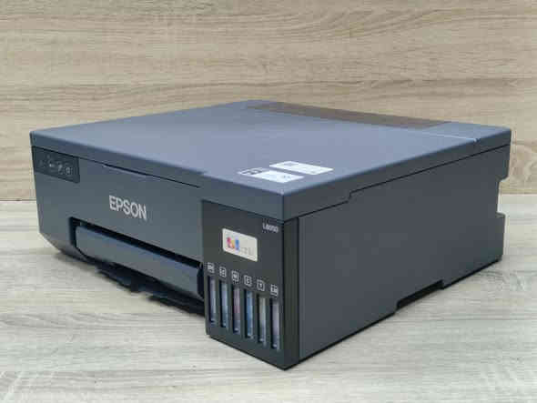 طابعة ايبسون موديل l8050 مستعمل بحالة ممتازة ذات ستة اللوان بمقاس A4 بأحبار خارجية سائلة بقدرة طباعة تصل الى 1900 صورة 10×15 مع امكانية طباعة على CD/ DVD وطابعات الهويات والباجات pvc مناسبة للمصورين المحترفين وللمطبوعات ذات الدقة العالية بتقنية pricison Core بسرعة ومميزات عالية طباعة بسرعة  تصل الى 12 صورة بالدقيقة وطباعة 22 ورقة بالدقيقة A4 سعر الحبر 20 الف لكل الألوان تحتوي على Wifi و Wifi derict يمكن ربطها على الموبايل وتابليت ولابتوب مع ماكينة طباعة صور وستيكر وورق مكربن وبدقة عالية سعر الطابعة🚦(  290 الف)🚦 نسبة نظافة الجهاز 90% للطلب *********** /*********** يوجد توصيل لجميع المحافظات .
#الصفوة
#طابعتي
