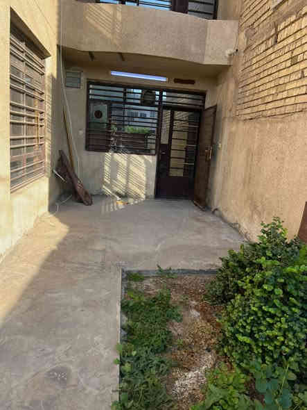 #للايجار__________في__________السيدية

بيت ٢٠٠ متر على شارع عرضة ١٥ متر ورصيف ٣ أمتار

يحتوي على ٣ غرف نوم صالة و مطبخ وخدمات وكراج و حديقة

يصلح للسكن او اي نشاط تجاري

 للأستفسار اكثر الأتصال على الرقم

***********

آو زيارة المكتب الكائن في منطقة السيدية 

شارع جامع الأقصى مقابل لحوم جويلي 

مكتب المصطفى للوساطة العقارية
