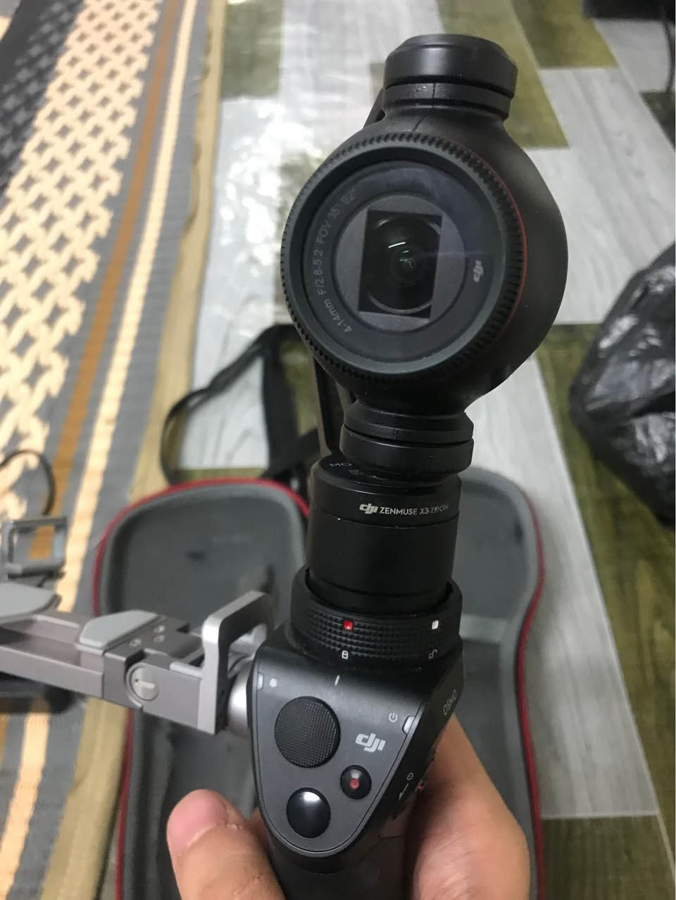 كاميرا اوزمو بلس 
بسعر 275 الف وبيها مجال 

تصويرها : 4K و FHD 
تصوير فريمات : 30 و 60 
مثبت اهتزاز مدمج 
ملحقات كامله 
شاحنه و جنطه خاصه بيها
وبطاريه بس بطارية مخلصه كلش
نقص فقط بطاريه و اذا تحب انطيك رقم تاخذ بطاريه جديده و شرط ع فحص 

العنوان : بغداد الشعلة 
تواصل على واتساب : 
‭0771 020 9464‬ بغداد, العراق
