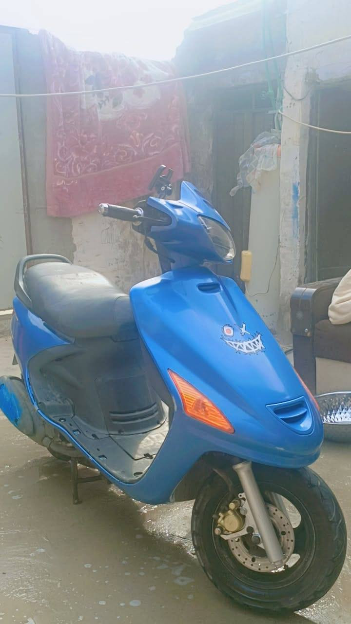 السلام عليكم
من رخصة صاحب الكروب دراجه فراشه جديده قبل شهر اخذتها سعرها 550 الف  وبيها مجال مكاني نجف حي الشرطة
رقمي ***********
