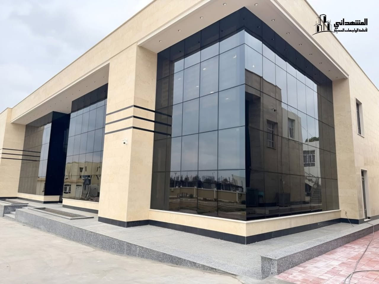 تنفيذ اعمال واجهات بورسلين افرونتك كوته زجاج دبل زجاج كاسيت كيرتن ول  المنيوم العازل ولزجاج المقسى 10ملم الواجهات ولمحلات عمل قواطع ألمنيوم g60
 (ابواب شبابيك واجهات زجاجيه قواطع زجاجيه وشاورات)✅عمل بدقه عاليه وأداء راقي ..👌🏻
محجر زجاجي 🪜بنظام زجاج جانبي 10ملم مقسى مع ضمان لمده عشر سنوات 💯
عملنا يشمل كافة محافظات العراق وبدقه عاليه ومهاره ذات جوده راقيه💬
وبسعار مناسبه جداً 
ويكون تسليم العمل باسرع وقت 🕰
للاتصال والتواصل على الارقام  راسل الصفحه او اتصل 
على الارقام ☎️***********
