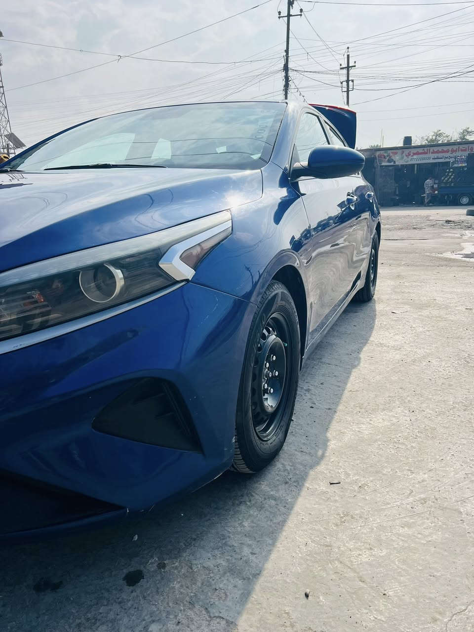 الهم صلي على محمد وال محمد 
السلام عليكم 
كيا فورتي موديل ٢٠٢٢ 
السياره مواصفات عاديه 
ماشية ٥٢ مايل  
رقم بغداد بسمي حادثها جاملغ امامي وجامله خلفي جهة السايق وصبغ البنيد ليبل واحد كلشي ممبدل بيها اريباك دركة 
بيها تعمير بل براكيت الخلفي 
وشويه من الحوض 
رقم الشاصي موجود بلمنشور 
مكينه ٢٠٠٠ دوش 
كير سفتي 
السعر ١٣٥ وبيها مجال
صور الحادث بل منشور 
مكاني بغداد 
***********
