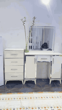 الغرفه البيع تركي مستعمله بدون جربايه+ثلاجه سعر٨٠٠الف وبيها مجال العنوان مدينه الصدر توصل ***********
