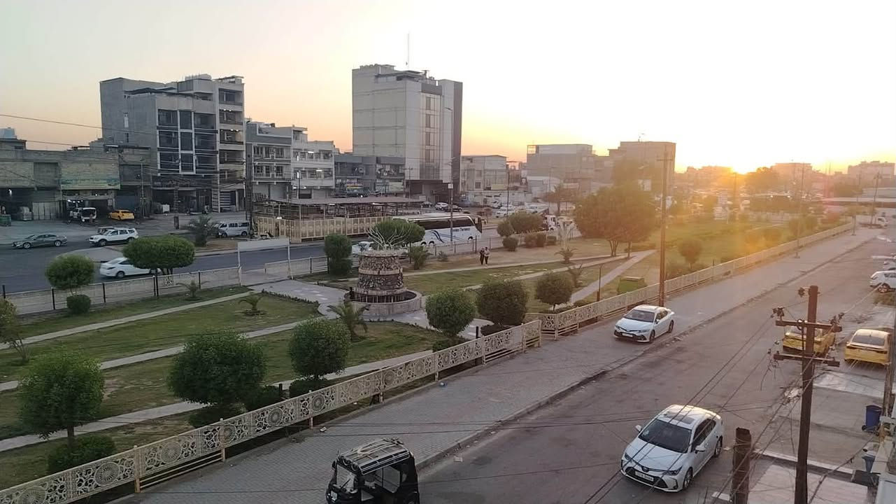 للبيع 
بيت  تجاري بسعر قطعة ارض /  حي اور ٦٠٠ قرب تقاطع الفلسطيني 
محلة ٣٢٥ زقاق ٢ 
 على الشارع مقابله حديقة المساحة الكلية ١٩٦ واجهة ١١ متر سند مستقل

السعر مناسب 

للاستفسار والتواصل : ***********
