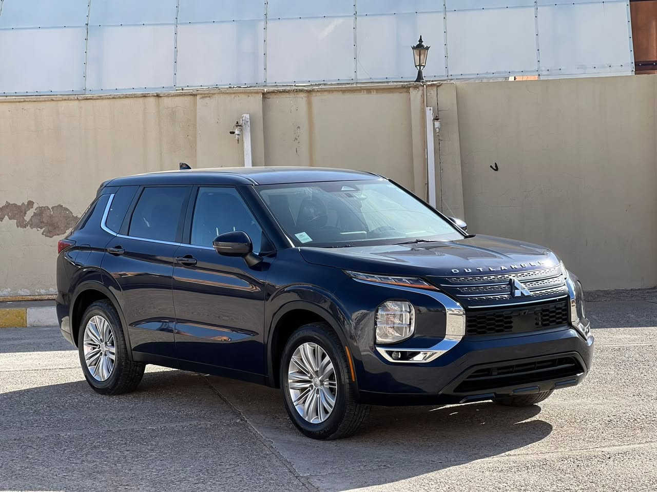 MITSUBISHI OUTLANDER 2023
سعر157مجال
سبوخ 3بارجه بي داخلي 
ايرباك سوكان سيستم 
به رد رادار شريكه 
موسفات S_AWD
شوين ئاكري 
***********
واتساب و فايبر عل هذا رقم
