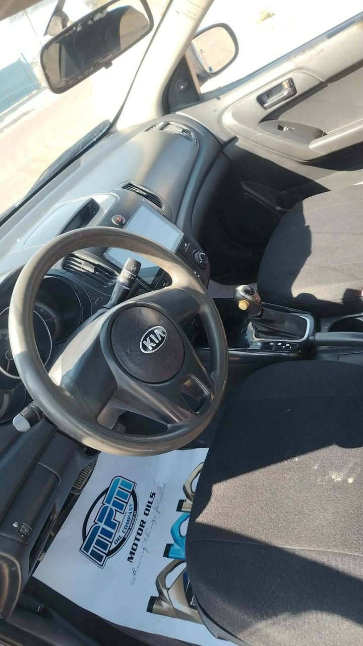 كيا سيراتو موديل12 كفاله عامه.وارد امريكي طخه بسيطه بلجاملغ الخلفي مصبوغه عام جماليه  فقط سنويه.هزه.جديد لل31 السعر 80 وبيه مجال  اني مكلف بلنشر  صاحبها ومالكها الشرعي هاذ رقمه ‏‪***********‬‏
