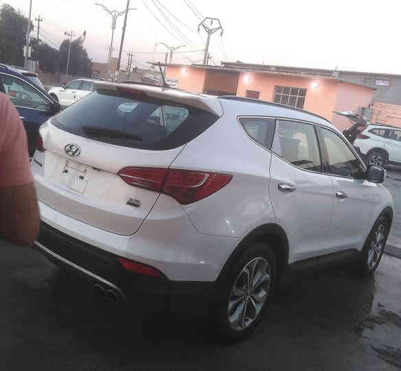 السلام عليكم ورحمة الله وبركاته
سيارة هونداي سنتافي وارد خليجي ، موديل 2014 بدون أي حادث جديدة كافة المواصفات والتحكمات بانوراما 7 راكب محرك 6سلندر  رقم بغداد دولي بأسمي مكاني صلاح الدين بلد السيد محمد (ع) السعر 185 ورقة وبيها مجال
 الإتصال على هذا الرقم ***********
