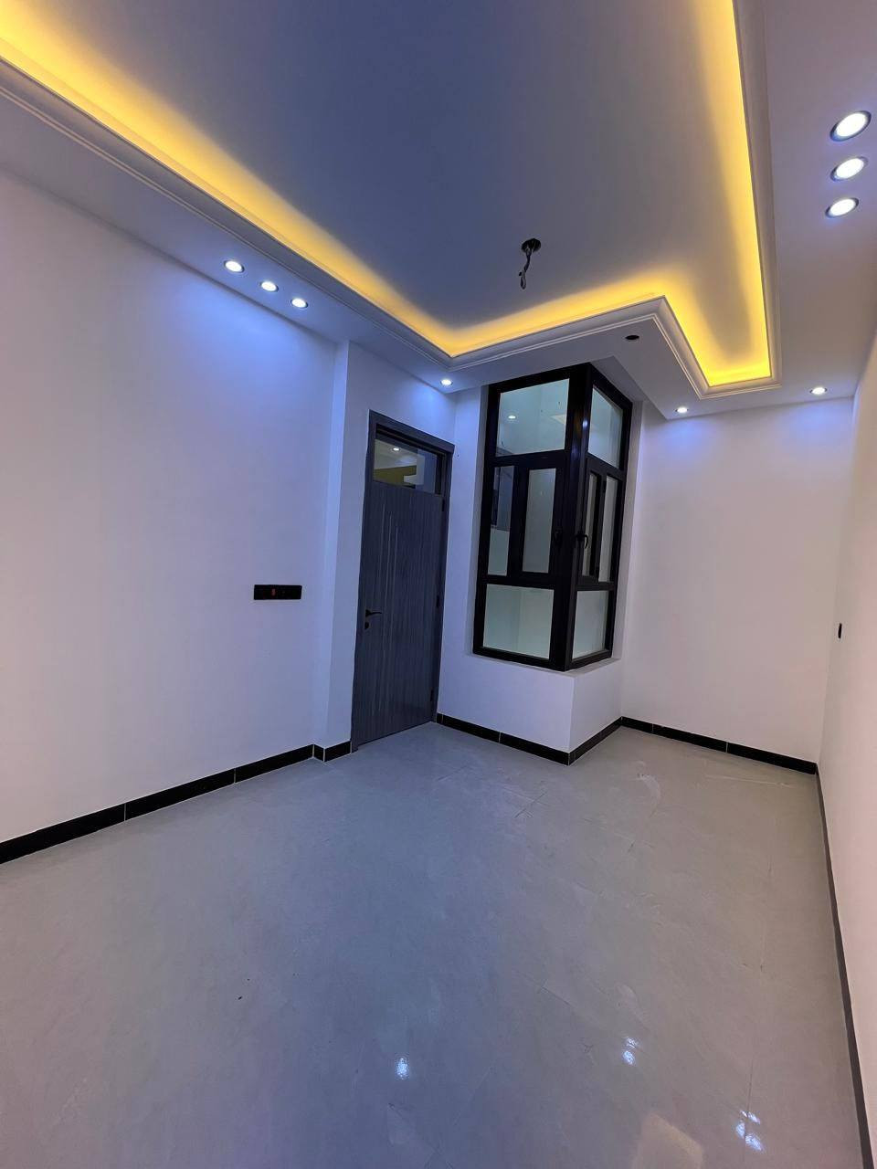 للايجار في السيدية بيت ٥٠متر زيرو ٢٠٢٦ مودرن 
بناء درجه اولى راقي جدا 🚫 يؤجر تجاري فقط🚫
يحتوي على ٣غرف نوم وصاله + مطبخ وخدمات كامله
للاستفسار التواصل عالرقم: ***********
مكتب المصطفى للاستثمارات العقاريةـ مقابل لحوم جويلي
