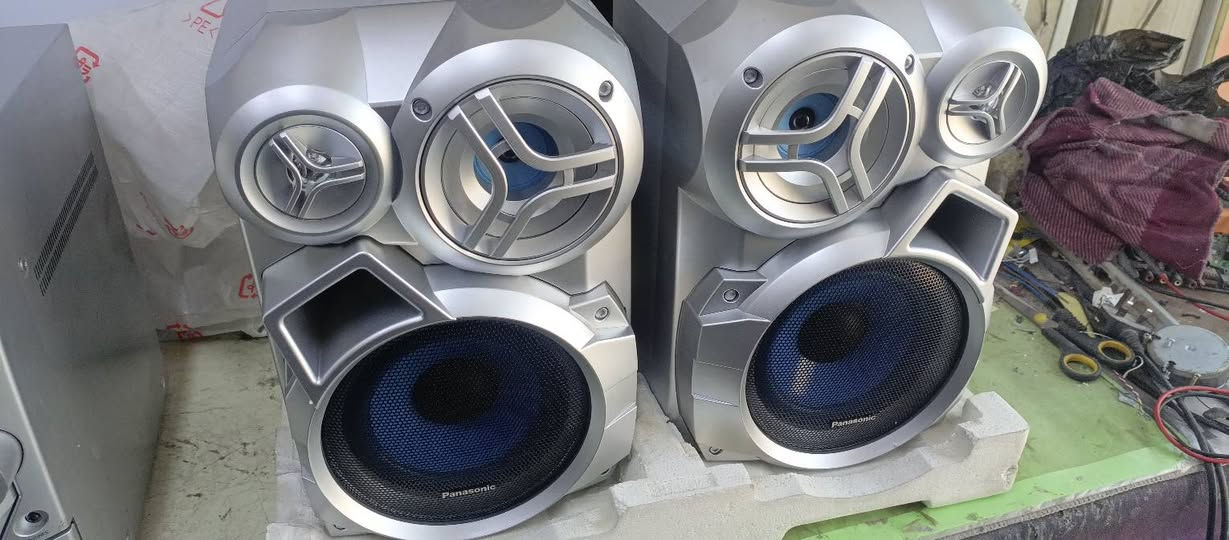 السلام عليكم..
سستم للبيع 
نوع باناسونيك أصلي جديد مامستعمل نهائياً مع كافة ملحقاته
دبل كاسيت وراديو وسي دي ٣ أقراص مع الريموت والأريل والكتلوكات 
السعر/٨٠ ألف دينار 
للأتصال ***********
