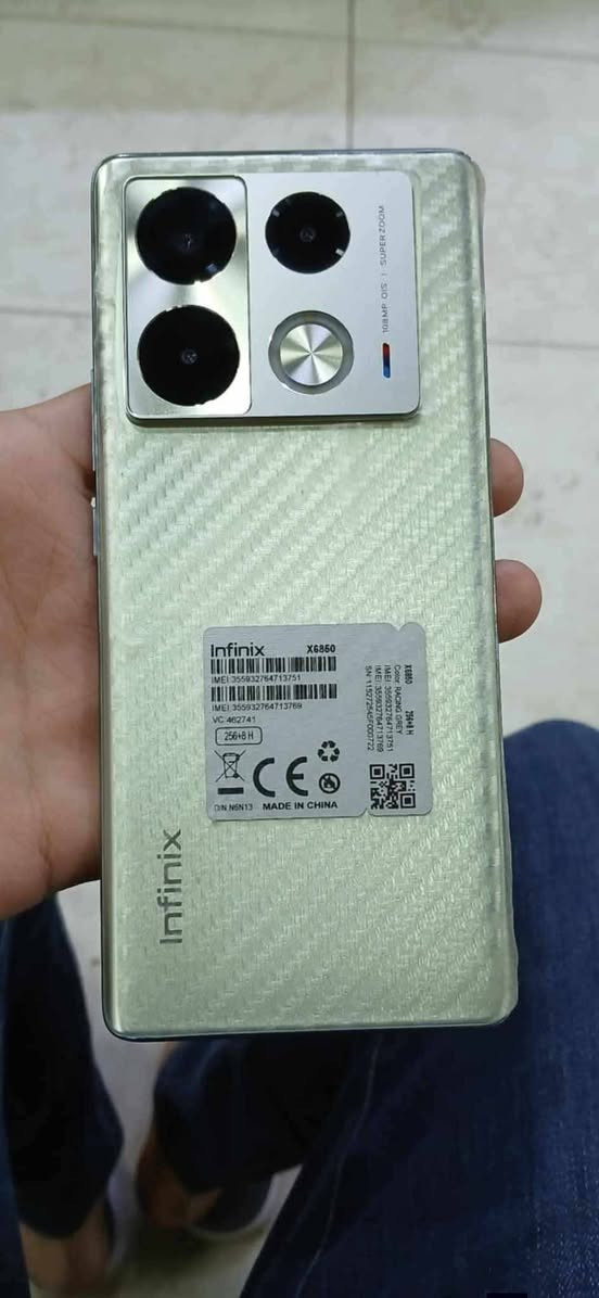 انفنكس نوت 40 برو فايف جي 
ذاكره 256 
رام 21 
بوبجي 60 فريم 
شاشه 120 هيرتز 
بصمه بشاشه جهاز نضافه 100 بل100
المراس فقط ايفوت
***********
