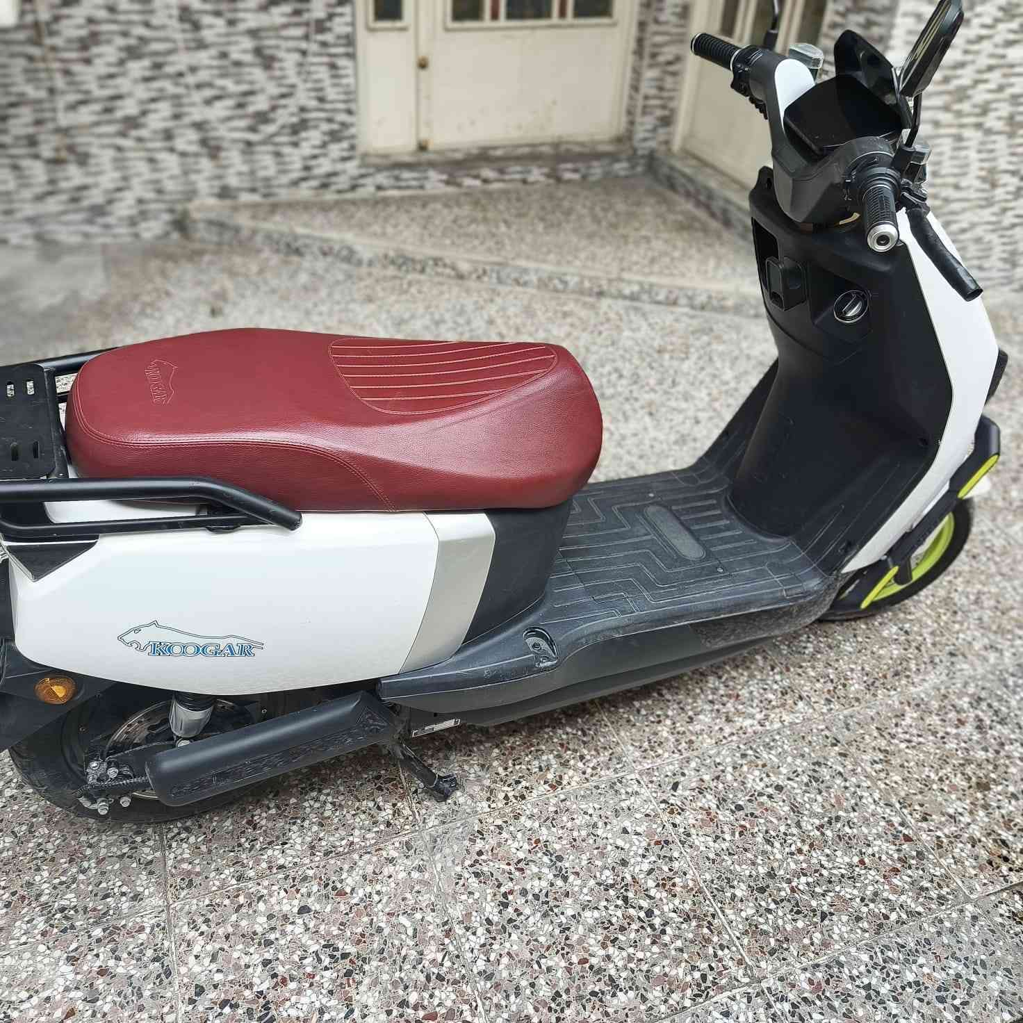 السلام عليكم
دراجة شحن نوع(KOOGAR)
 ملف 2000 حقيقي
سرعة الدراجة 80 حقيقي
بطاريات مسطرة 38 امبير
تايرات الحجم الكبير 12
دسك امامي خلفي
جميع الكهربائيات شغالة 100./.
بيهة بصمة وسويج
بيهة نظام امان من السرقة
دراجة استعمال قليل على كد العمل لا اكثر
السعر (900)
وبيهة مجال قليل حك الجيه
للاستفسار***********
