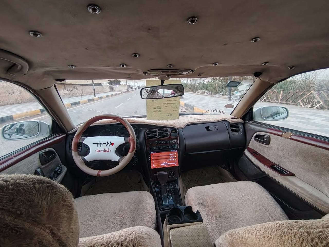 السلام عليكم
سياره مارك نفخ موديل ٢٠٠٠ 
كفاله كص ونقل جثه وعيب شرعي 
رقم بصره انكليزي باسمي 
سنويه ل٣٠ 
كير مكينه كفاله 
حداده تخم تاير خير من الله 
منضومه زنون عالي وناصي 
السياره مصبوغة صبغ عام جماليه 
السعر ٦٥ وبيه مجال للشراي 
مكاني ناصريه قلعه سكر
***********
