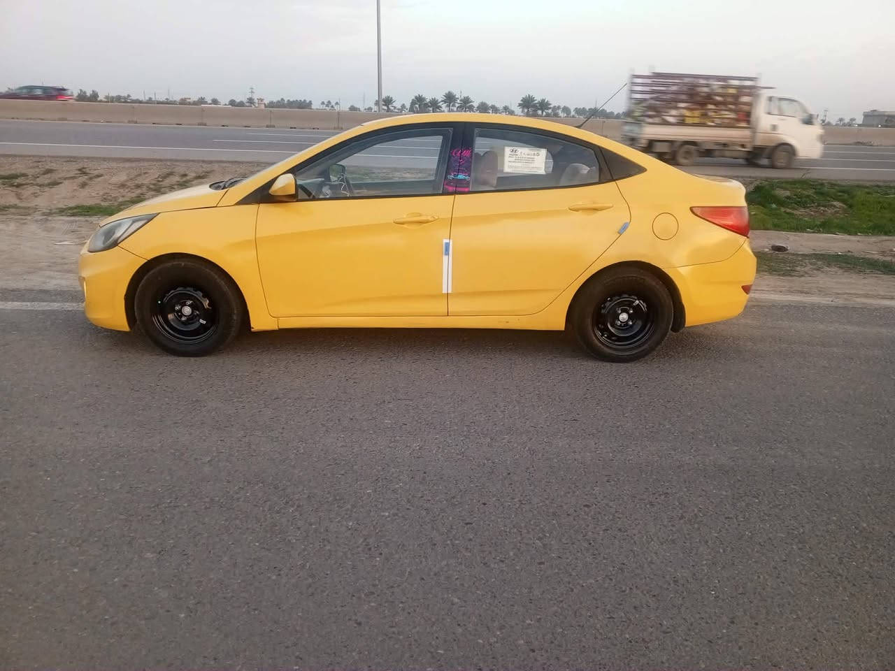 السلام عليكم اكسنت موديل 2015 خليجية محرك كير صدر تبريد تخم تاير سيارة جاهزه خير من الله السعر 80 الرقم *********** بغداد الدوره
