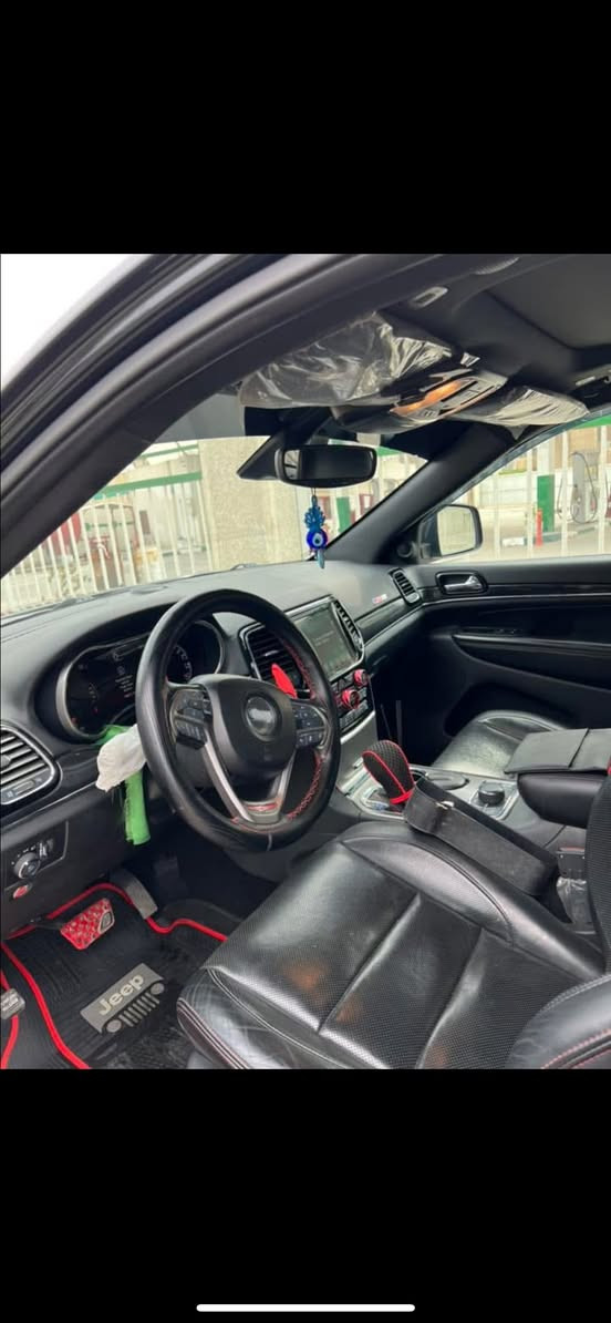 السلام عليكم لبيع  jeep ترايل هوك الحادث البنيد فقط 
ماشيه 100 
السيارة حيل جديدة

الموديل :2019
المحرك : V6.  3.6L .

* المواصفات :فول
* نقطة عمياء . 
* فرش المقاعد من الجلد . 
* المقاعد الأمامية كهربائية .
* ذاكرة لحفظ وضعيات الجلوس . 
* المقاعد الأمامية مع تدفئة . 
* صف المقاعد الخلفية مع تدفئة . 
* ويل قياس 20 انج اسود لماع .
* مقود السائق كهربائي . 
* تدفئة ستيرن . 
* سقف بانوراما .
* شاشه 8.4 انج .
* نظام الملاحة (GPS) . 
* نظام خاص للطرق الوعرة . 
* مصابيح امامية زنون . 
* المصابيح الأمامية مع LED لايت . 
* كشافات الضباب زنون . 
* تشغيل عن بعد .
* صندوق كهربائي .
*  حساسات أمامية . 
*  حساسات خلفية .
* كاميرا خلفية .
* بخاخ ماء لتنظيف المصابيح الامامية .
* مرايا بخاصية التعتيم الذاتي . 
* مرايا جانبية قابلة للطي كهربائيا . 
* بلوتوث تلفون . 
* محدد سرعة . 
* نظام تشغيل واطفاء اوتماتيكي للمحرك للتوفير من صرف الوقود .
جكات
رادار امامي
* نظام بريك اوتماتيكي 
سعر 233وبيه مجال عنوان بغداد حي الجامعه
***********
