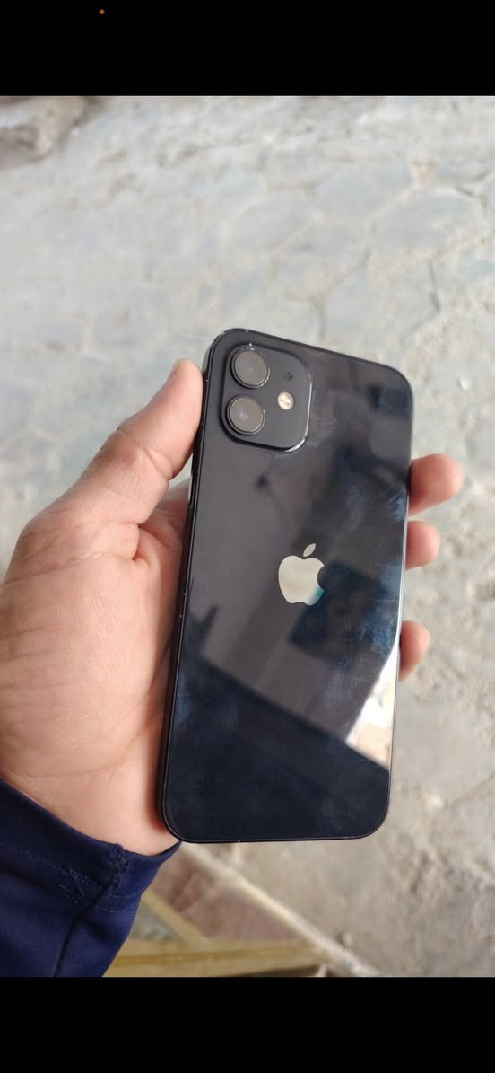 ايفون 12 عادي بطاريه ٨٣ ذاكره ٦٤ شرق اوسط كفاله مامفتوح ابد ولا مبدل اي قطعه مراوس ب ايفون ذاكره 128 
واذا بيع 240 //***********
كربلاء/الامام عون
