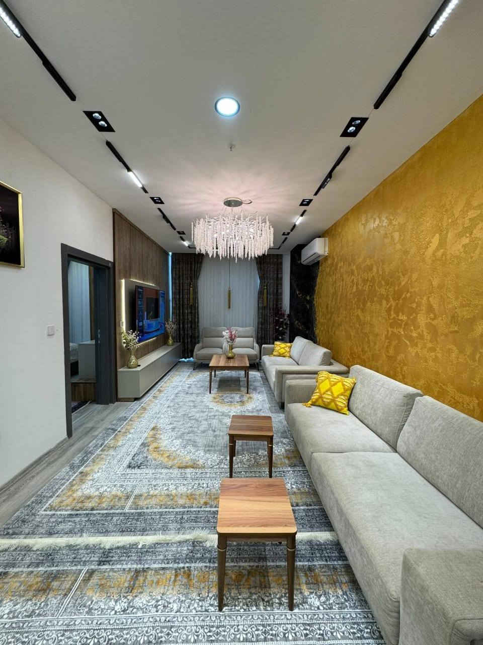 شقة مؤثثة  للأيجار
في مجمع لايف تاورز 

مميزات الشقة

-مساحة 120م

  -غرفتين نوم

-صاله

-مطبخ. 

-صحيات

-طابق 1

للاستفسار اكثر اتصل على الرقم ***********
