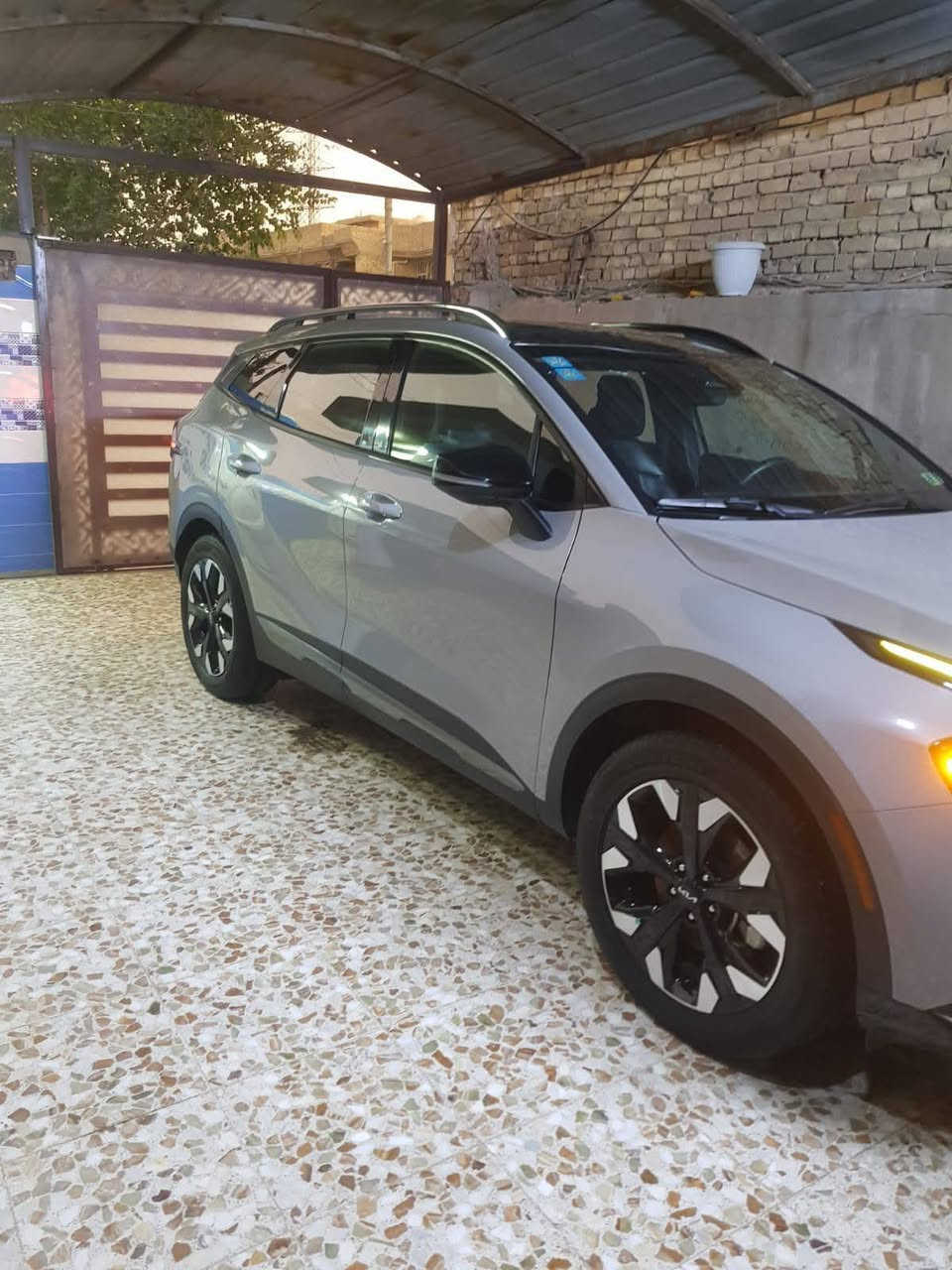 سبورتج مديل 2023
وارد امريكي حادث موجود بالصوره لون اسمنتي تشغيل عن بعد تدفئة بالكشنات تبريد قطعتين كشنات جلدحساسات فتحه بالقماره سعة المحرك2500
رقم بغداد الجديد السعر218وبيها وجمال بسيط
***********وتساب
