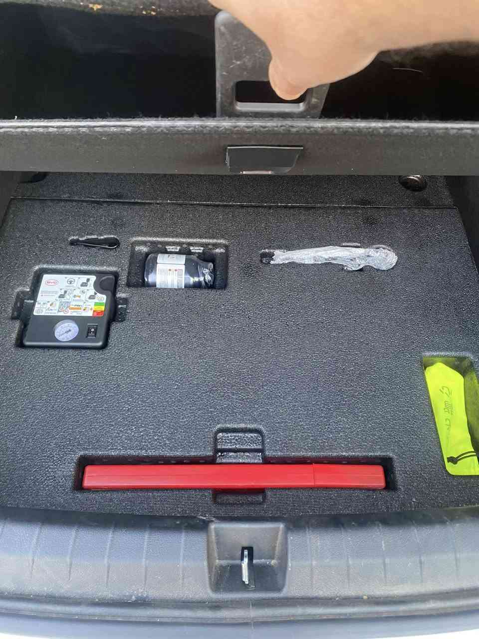 السلام عليكم BYDديستوير 2025 ماشية 2000 كفالة عامة مرقم بغداد بسمي رقم الهاتف (***********)
