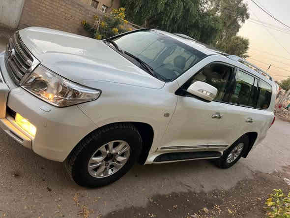 السلام عليكم اخوان لاندكروز موديل 2010 مواصفات ستينيه رقم بغداد سنويه 2028 مشروع وطني محوله رقم نكليزي السياره جديده بمعنا الكلمه  كفاله عامه من كلشي من صبغ وتبديل وبارد وشخوط جديده بمعنا الكمله جاهزه من كلشي مكنيه كير حداديه تخم تاير كهربائيات تبريد تتفئه بحالة الزيرو السياره على وضع الشركه ماشيه 193 حقيقي  نظافتها 100% السياره فول موصفات سلايت تبريد مركزي حساسات زراك لايت حساس امامي خلفي كامره تحكمات ثلاجه كشن جلد بقلاوه شاره مرايه فول فول السعر ب 298 ورقه 
***********
