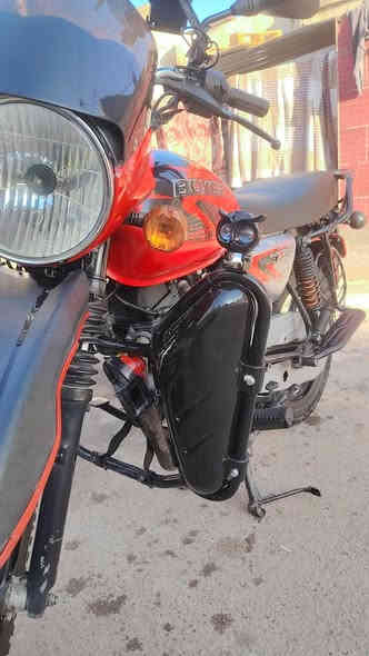 سلام وعليكم بوكسر 2021للبيع مفتوحه المكينه ماعرف شنو مبدل بيه صوت جكجكه بلمكينه قليل نقصه كلجات دراجه نضيفه وحلوه بس كلجاته تعبانه كلش اوراق كامله شرط ترقيم دراجه نضيفه شوف عينك سعر 1400 بيهه مجال حك جيه لا نخابرني وتكلي شكد بيه مجال تعال كلبه وخذه متواجد وتساب ***********
