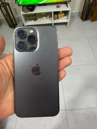ايفون 13pro عادي ذاكرة ١٢٨ لون اسود ٥٠٠الف وبي مجال 07712924584