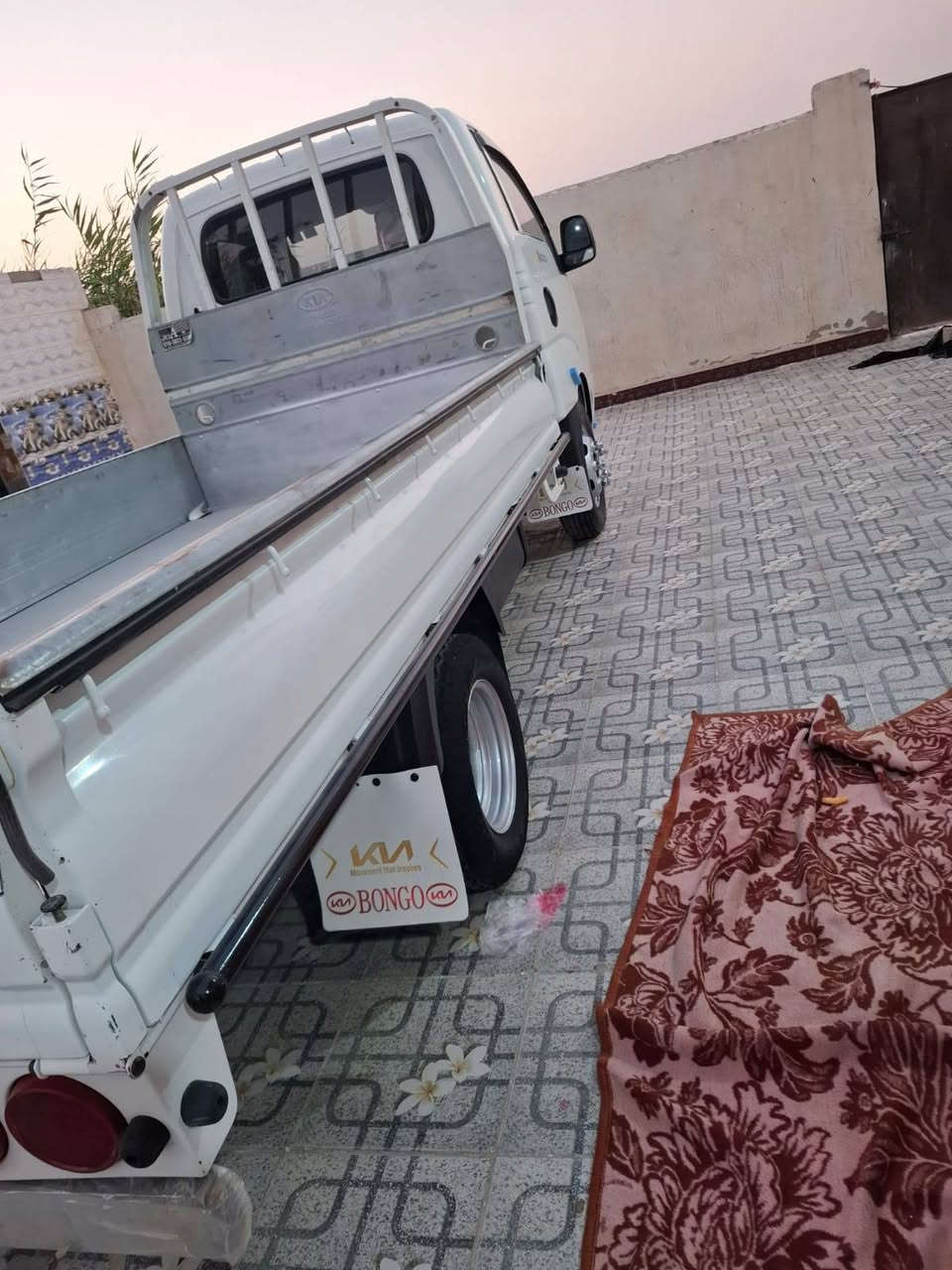 كيه فحل مفتوح موديل 22رقم قادسيه دولي سياره مكفولة كفاله عامه علا وضع شركه جديده حيل ماشيه 64الف حقيقي 
مكان ذي قار الناصريه .شراي يتصل ***********
