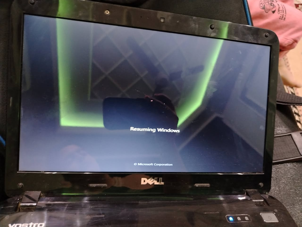 السلام عليكم من رخصه الادمن حاسبة DELL دجله الصدار الاول مابيه اي خلل الموصفات موضحه بالصوره كامله الملحقات شاحنته الاصلي والحقيبه والشاشة خاليه من اي خدش او كسر
العنوان /حله_بابل_حي الزهراء _مول بغداد_شارع 17
الرقم /***********
السعر / 150الف قفل
