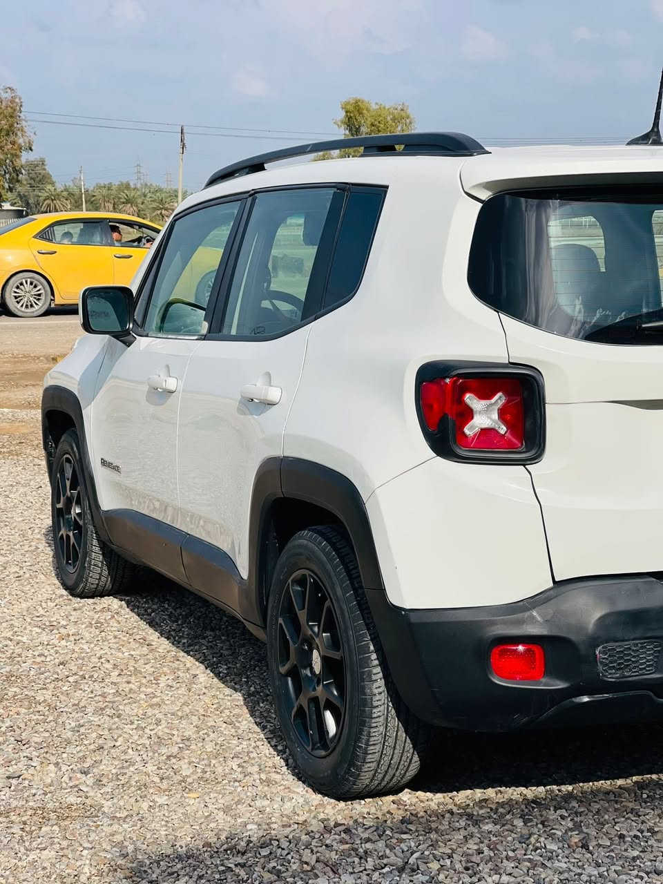 السلام عليكم
بيع او مراوس 
جيب رنگد 2020 
رقم ديالى دولي 
ماشية 44 الف مايل
مكينه 2400 مكفولة
بيها 4 قطع صبغ 
السعر 118 وبيها مجال 
العنوان بعقوبة
 للاستفسار ***********
