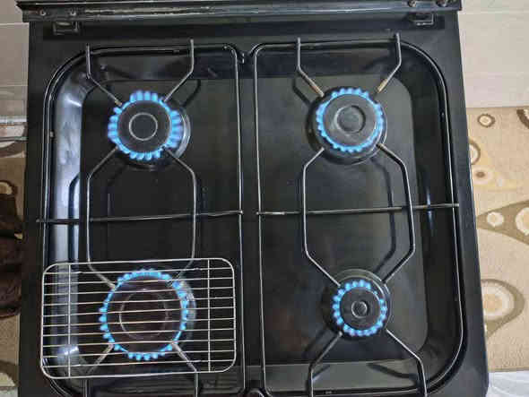 للبيع طباخ اربع عيون 
شرط الشغل والنظافة 100%
100الف بي مجال للشرايه 
***********واتس
***********واتس
