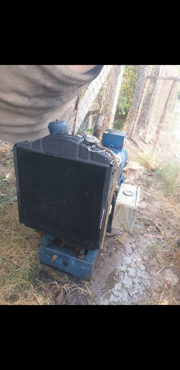 للبيع مولد كابوته نظيف جدا ٧ كي في ٣ بستم للاستفسار الاتصال ***********
