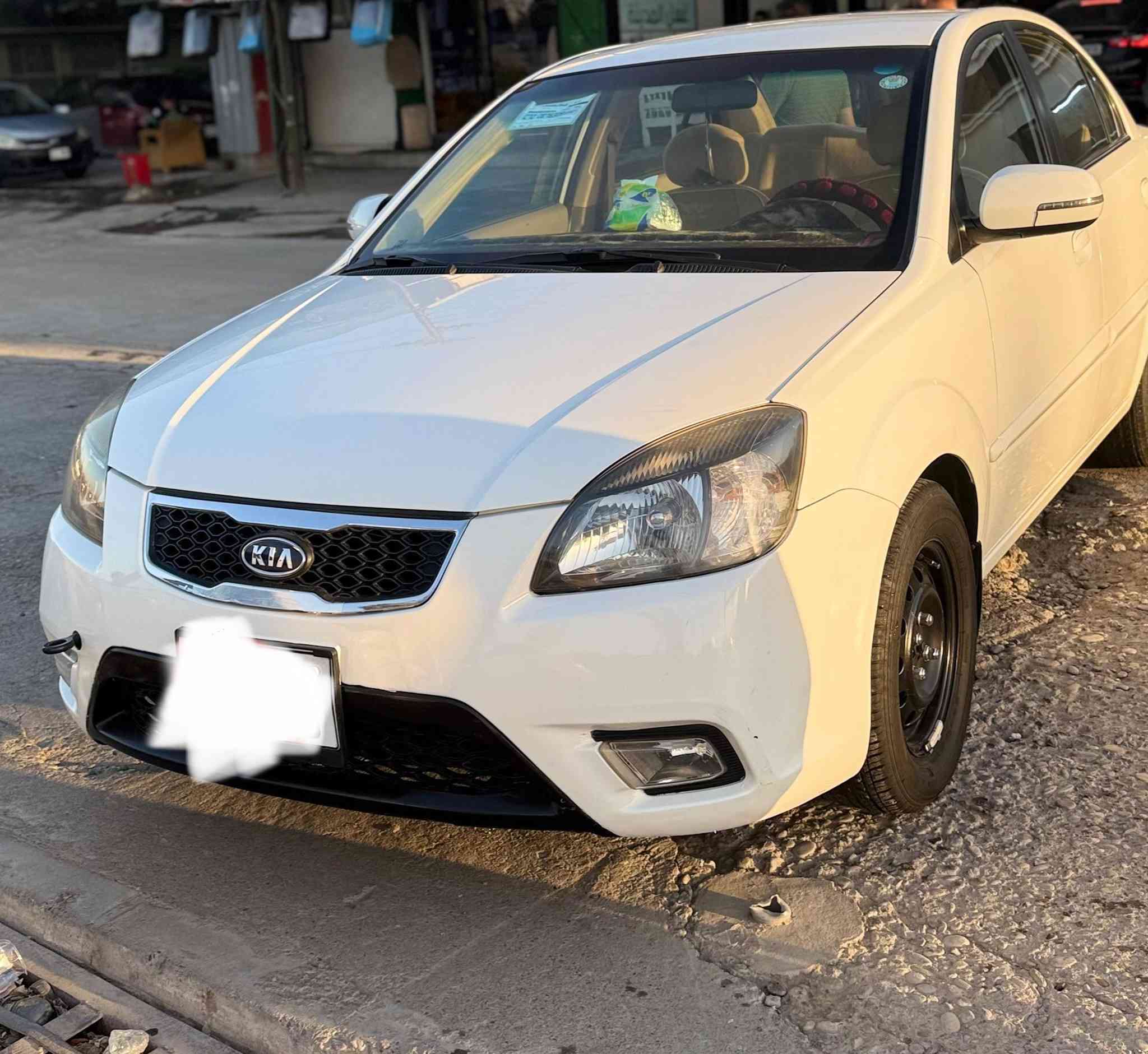 السلام عليكم
كيا ريو 
موديل 12
رقم اربيل أنكليزي بسمي 
مكينة 1600
مكفولة كفالة عامة بدول صبق 
جاهزة 
مكينة 
كير 
تخم تايرت
السعر (113) وبيها مجال
رقم الهاتف ***********
كورك. ***********
