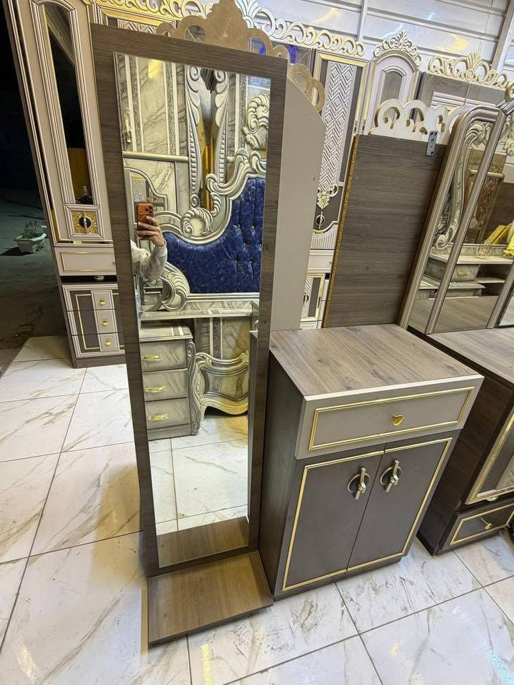 السلام عليكم غرفة ملكي ١١ قطعة
السعر ١٧٠٠ 
للاستفسار معرض قموره 
***********
